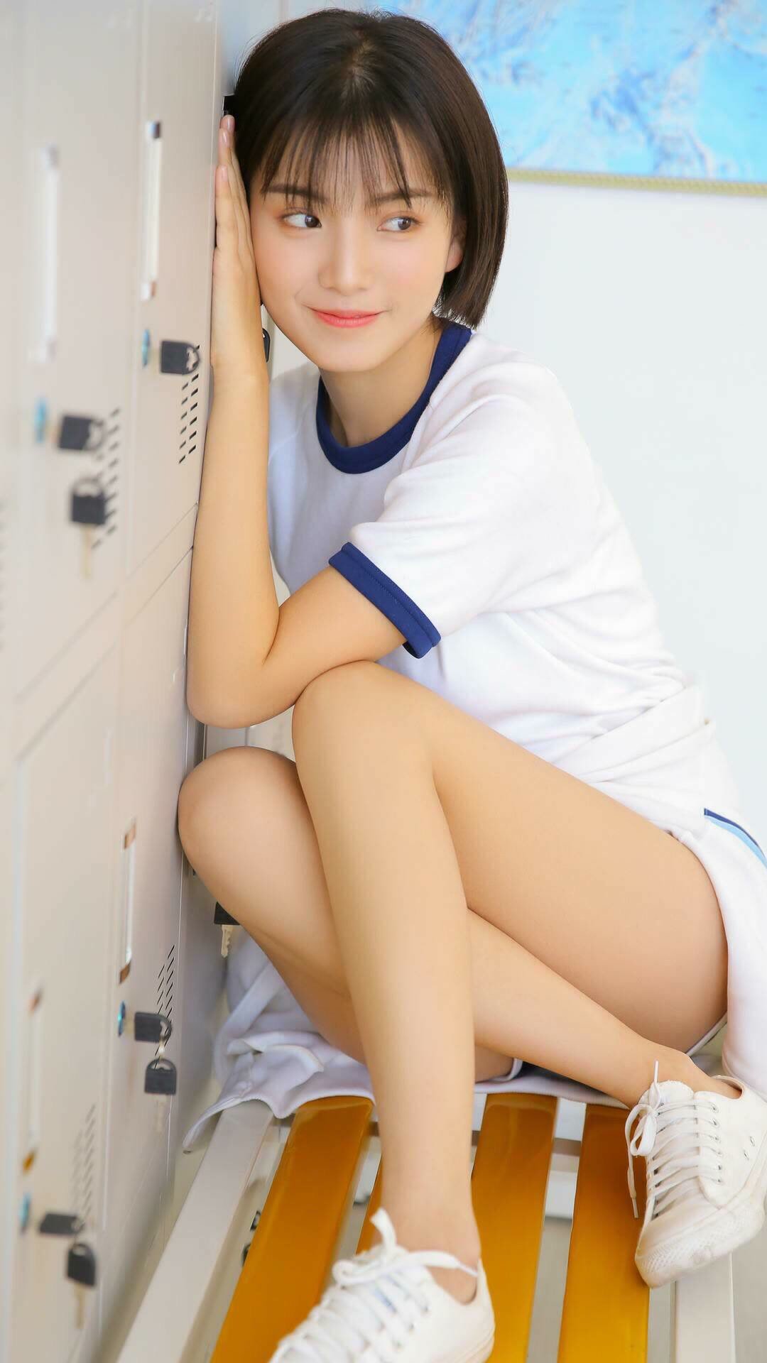 _极地冰雪运动体验馆：都市中的白色奇迹_，极地冰镇